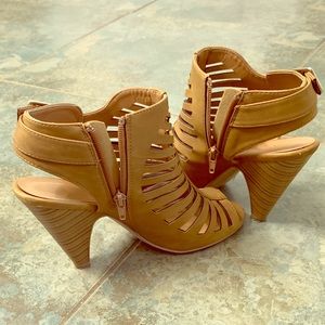 Women’s (Camel) Peep-Toe Sandals